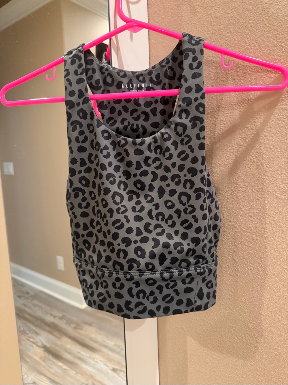 Gray Leopard-Print sports bra